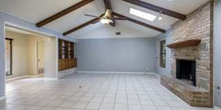 Great one story home with brick exterior on oak covered cul de sac lot Gallery 15