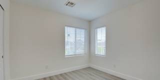 2 Story 2 Bedroom Gated Community Amazing Location Gallery 17