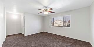 1308 E Oaks Street Gallery 11