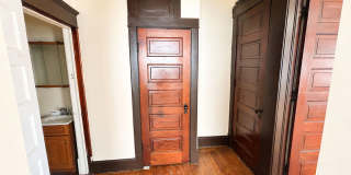 516 - 518 W 6th St Gallery 6