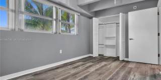 4332 Collins Ave Gallery 7