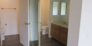 2 bedroom, 2 bath 3rd floor condo Gallery 9