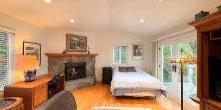 Welcome to this spacious granny flat located in charming Olde Carlsbad! Gallery 1