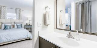 Affordable Housing - Madison Southpark Apartment Homes Gallery 30