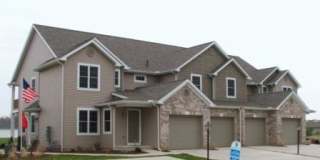 3 Bedroom Condo Overlooking Pond! Gallery 1