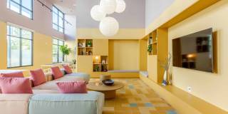 Avenue 34 Gallery 32