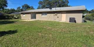 3 BEDROOM TO 2 BATH SPACIOUS HOME WITH OVERSIZED GARAGE 3 BEDROOM TO 2 BATH SPACIOUS HOME WITH OVERSIZED GARAGE Gallery 6