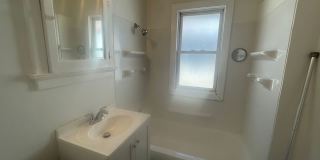 Charming Single Family Home in Sherman Park Gallery 10