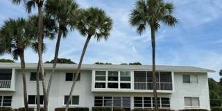 Charming 2 bed/ 2 bath in Royal Palm Villas Gallery 1