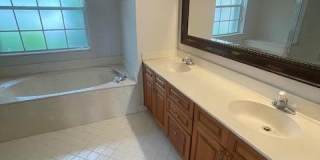1328 Bayview Circle Gallery 24