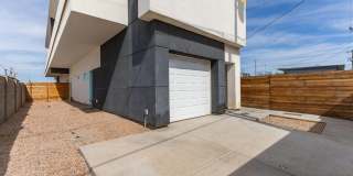 1933 E Monroe Street Gallery 18