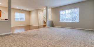 Spacious 4br/2.5ba house with garage in well maintained neighborhood Gallery 5