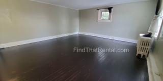 Downtown pet-friendly 3bd w Fenced Yard, Laundry, Screened Porch, Dishwasher, and nearby weekly farmer's market Gallery 18