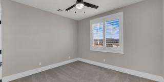 Custom 6 Bedroom Home in Great Location. Gallery 27