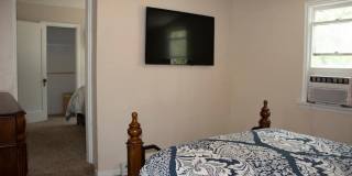 Bungalow by the Green! Executive SLC Rental Home Gallery 26