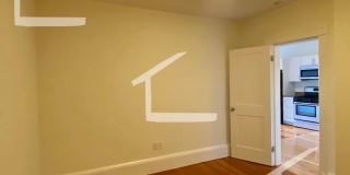 Nice 2 bed in Brookline Gallery 10