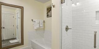843 E Grand Harbour Gallery 17