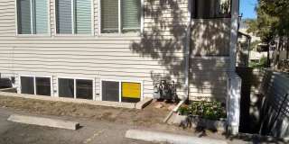Studio and Bath, 600 sqft with walk in closet, washer/dryer in complex Gallery 1