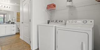 Ivy at Draper Age 55+ Apartment Homes Gallery 6