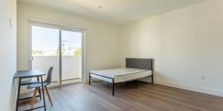 1450 S Barrington Ave Gallery 13