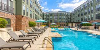 1400 Chestnut Apartments Gallery 1