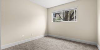 Creekside Gallery 21