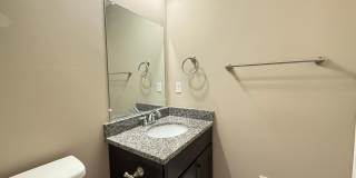 2564 W Towne Street Gallery 18