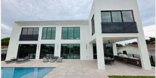 Stunning 6BR House in Miami Gallery 9