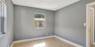 510 48th Street Gallery 24