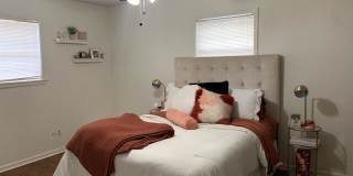 2807 Elgin Avenue Gallery 10