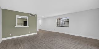 Pierce Beach Premier Apartments at Woodland Condominium Gallery 28