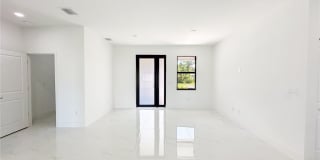 721 Bering Avenue S Gallery 9