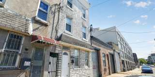 2623 EMERALD Street Gallery 3