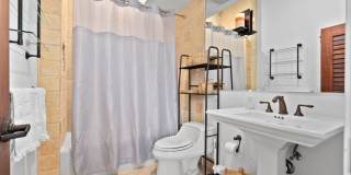 Honolulu Lagoonfront Villa | 4BR Courtyard Pool Villa Near Waikiki & Diamond Head Gallery 45