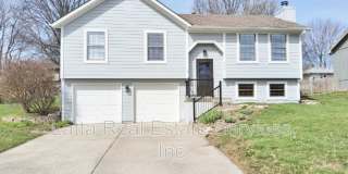 228 SE Bristol Dr Gallery 1