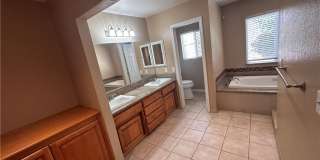 1299 Dogwood Gallery 22
