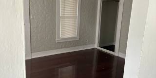 610 East Division Street - F2 Gallery 4