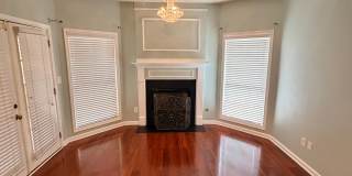 Charming 3-Bedroom Home In City Square! Gallery 11