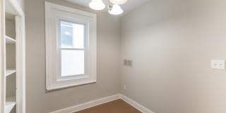 Three Bedroom Home in Graduate Hospital Gallery 11