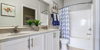 Avant at Steele Creek Gallery 10