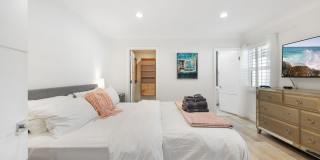 5439 Carpenter Ave Gallery 17