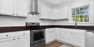 Charming 2BR Home Near Uptown Charlotte Gallery 7