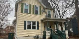 10 Locust St Gallery 1