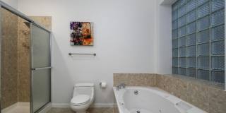 1751 W DIVISION Street Gallery 17