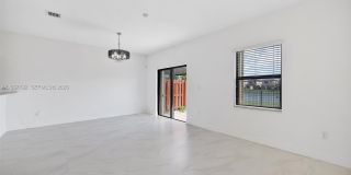 3728 NE 3rd Ct Gallery 6