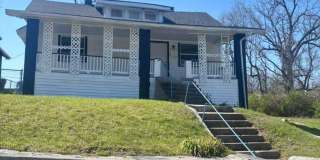 Updated 3BR / 2BA Craftsman – Fenced Yard, Garage & Private Parking Gallery 1