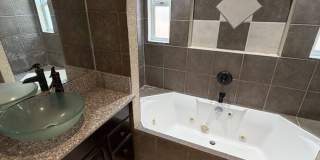 Spacious 2-Bed, 2-Bath Home in the Heart of Burbank! Gallery 22