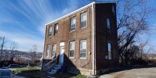 *Spacious 2BD/1BA Single-Family Home Available in Oakland* Gallery 3