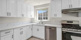 712 W Longden Gallery 21