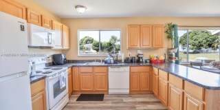 250 SW Homeland Rd Gallery 1